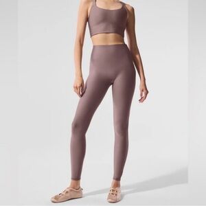 ALO Airlift High-Waisted Sleek Leggings